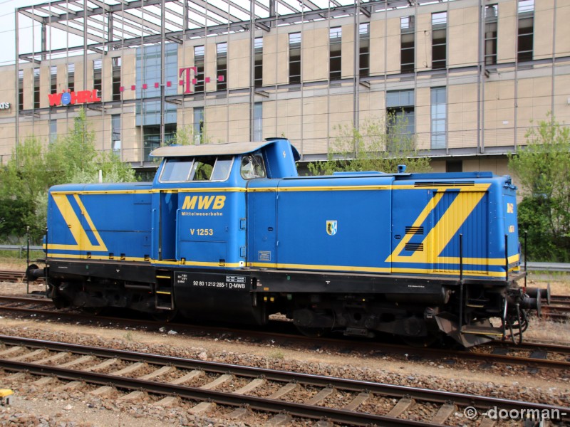 Baureihen/Diesel/V 100 DB/V100 2285 212 2851 V 1253